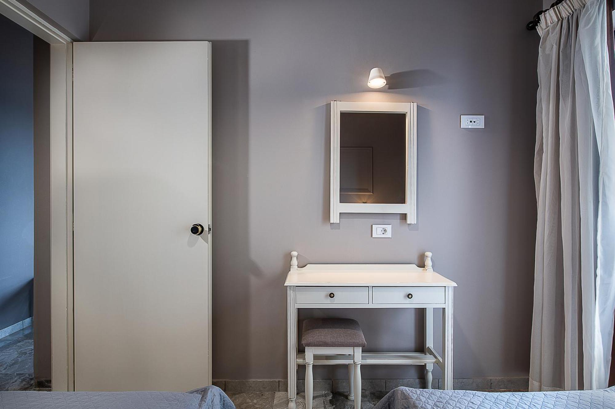 Lia Beachfront Apartments Сталос Номер фото