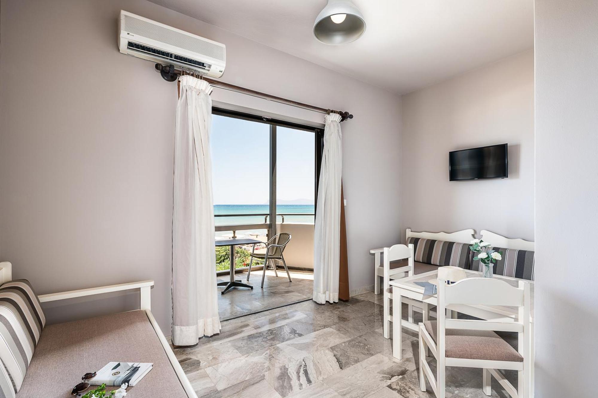 Lia Beachfront Apartments Сталос Екстер'єр фото