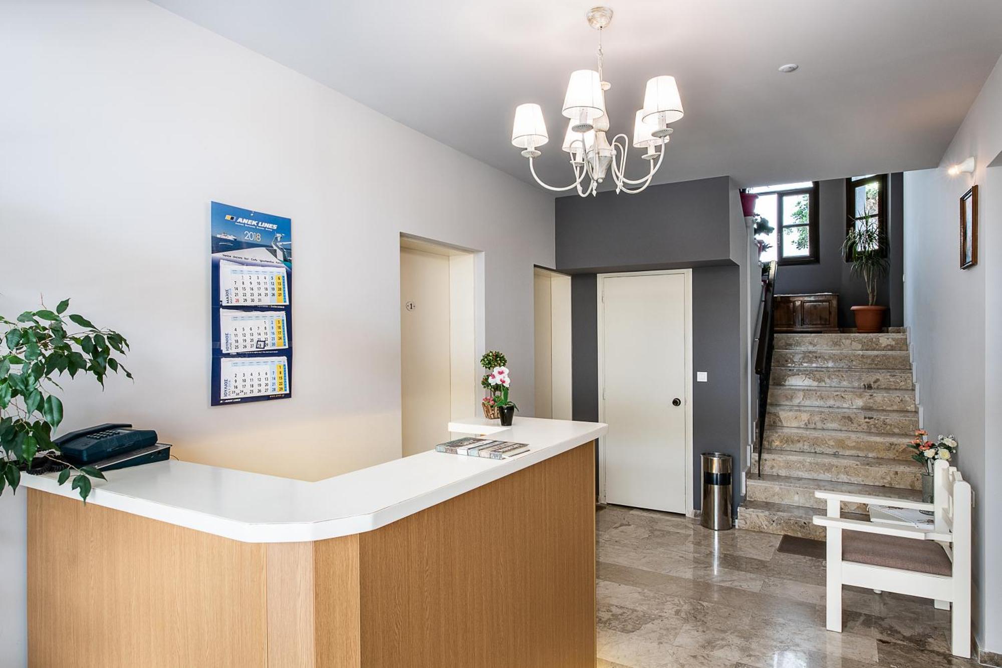 Lia Beachfront Apartments Сталос Екстер'єр фото