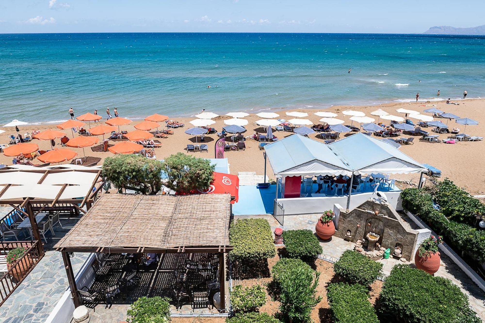 Lia Beachfront Apartments Сталос Екстер'єр фото