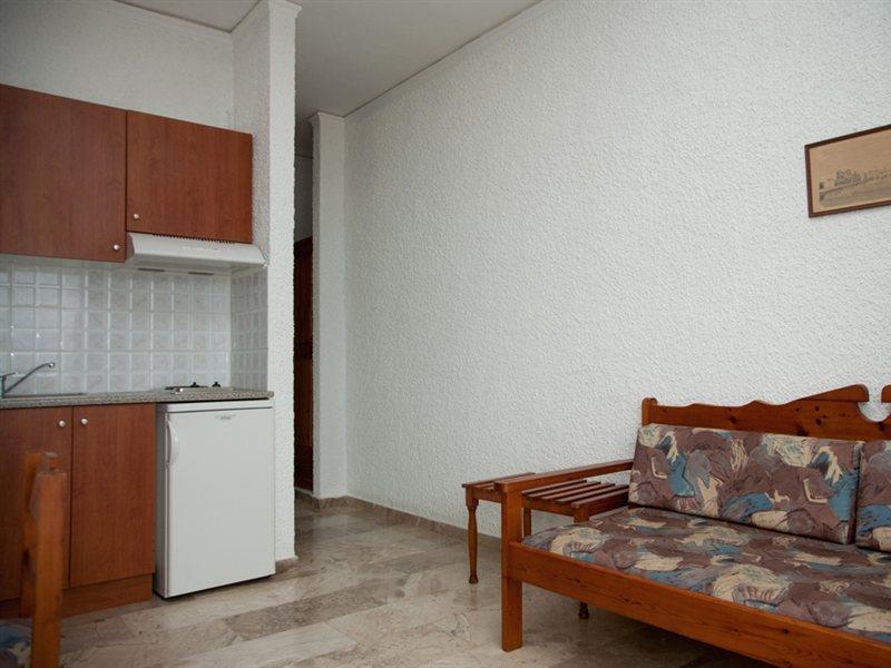 Lia Beachfront Apartments Сталос Екстер'єр фото