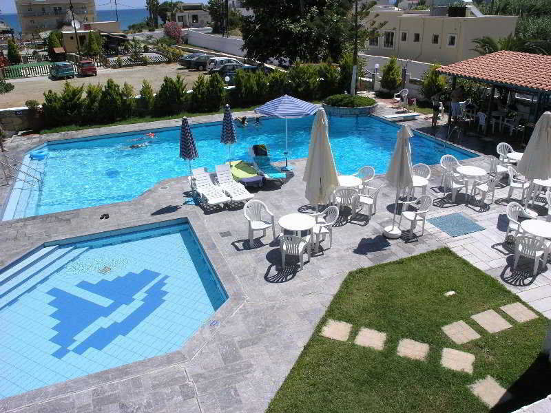 Lia Beachfront Apartments Сталос Екстер'єр фото