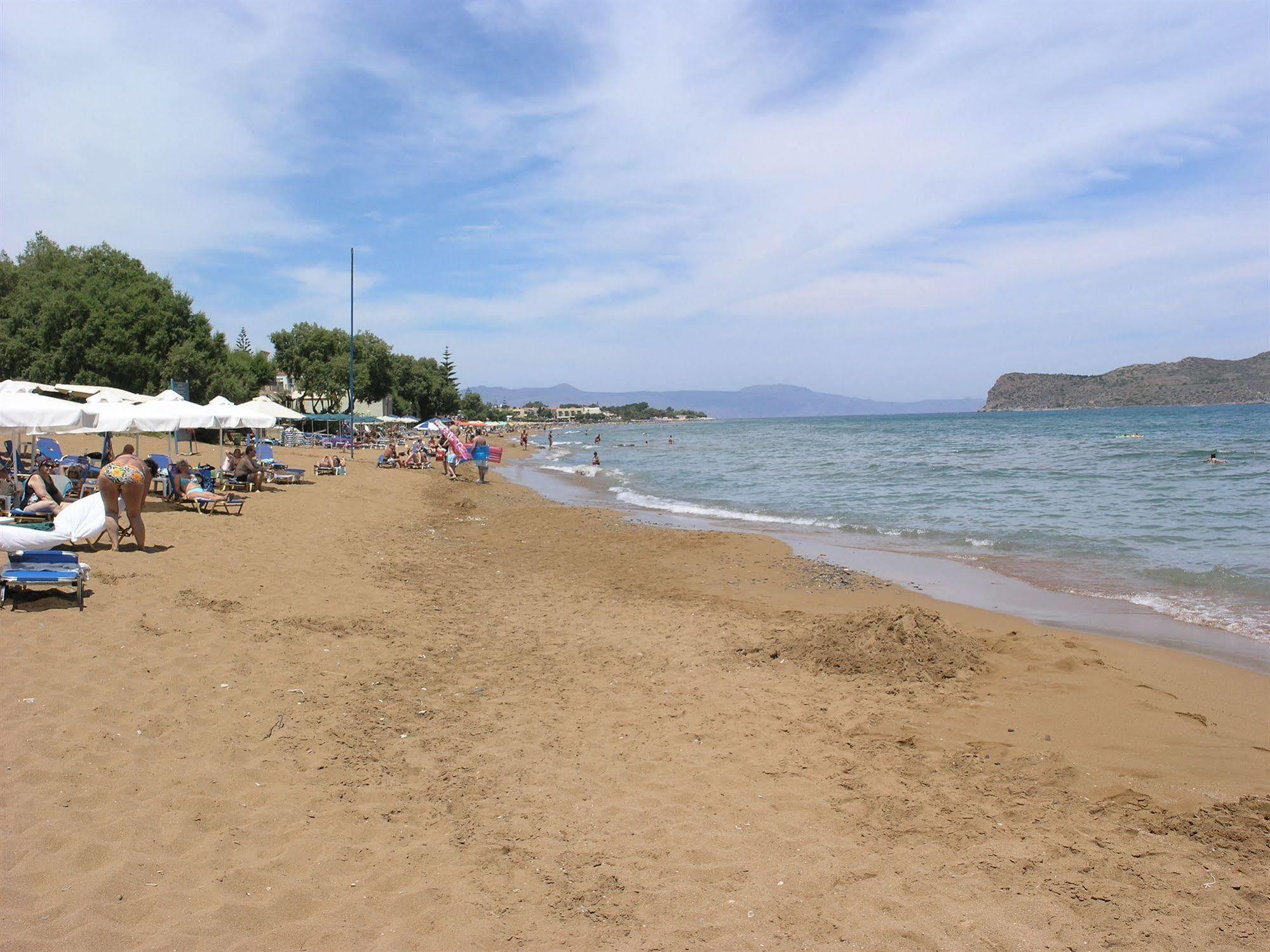 Lia Beachfront Apartments Сталос Екстер'єр фото